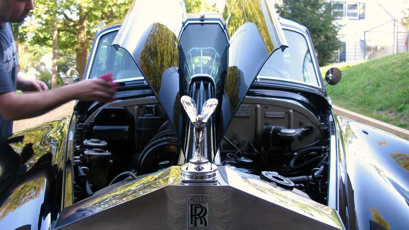Illustration for article titled 2,400 Miles And Six Gallons Of Coolant In A 54-Year-Old Rolls Royce
